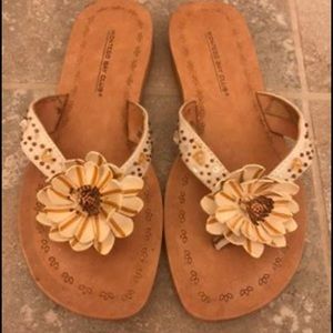 Ladies 7.5 Sandals